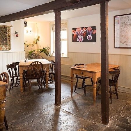 The Chetnole Inn Buitenkant foto