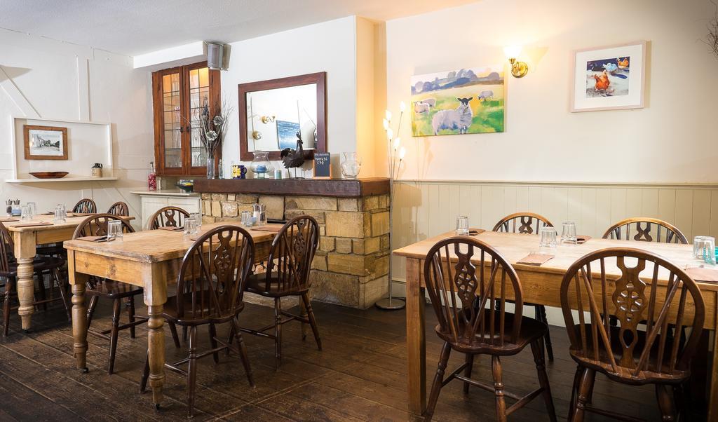 The Chetnole Inn Buitenkant foto