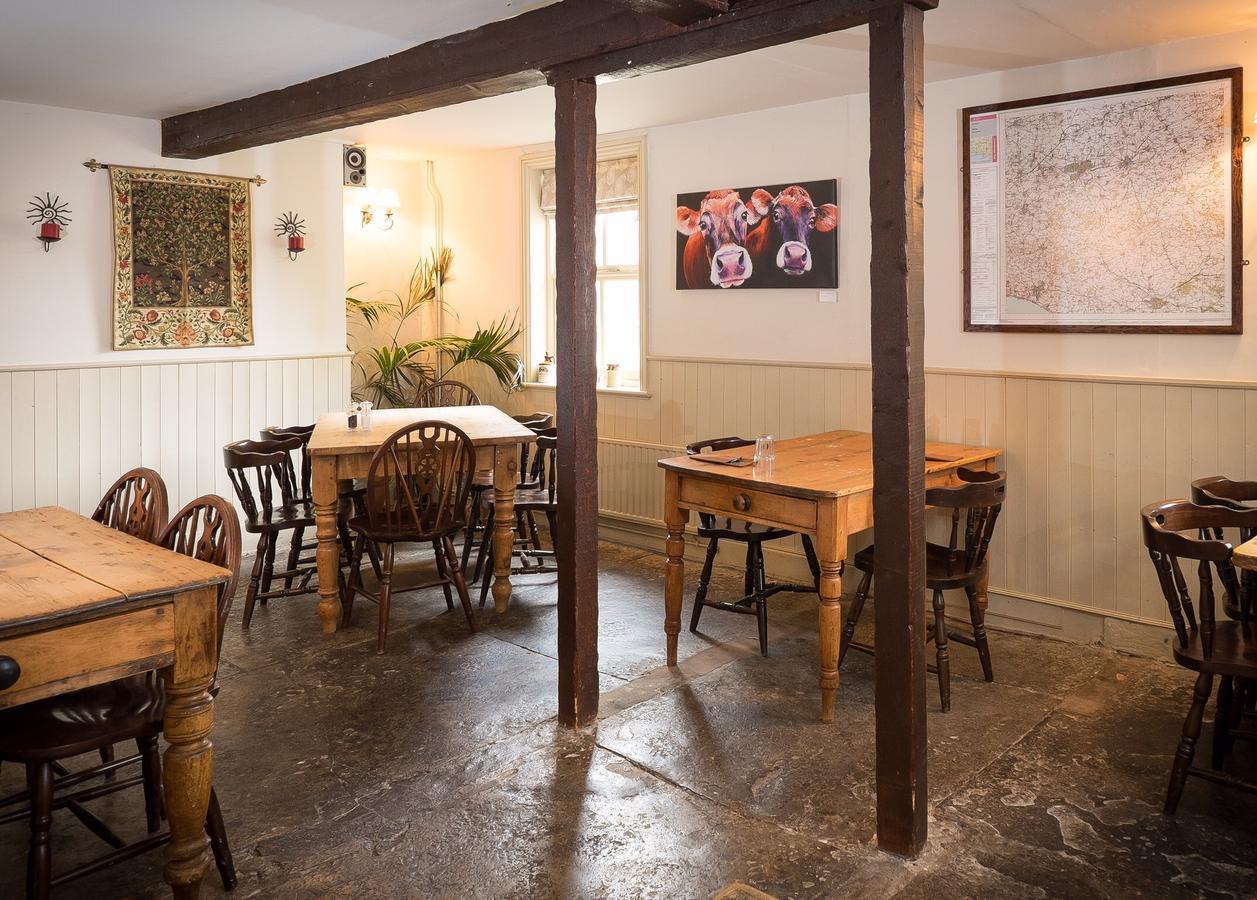 The Chetnole Inn Buitenkant foto