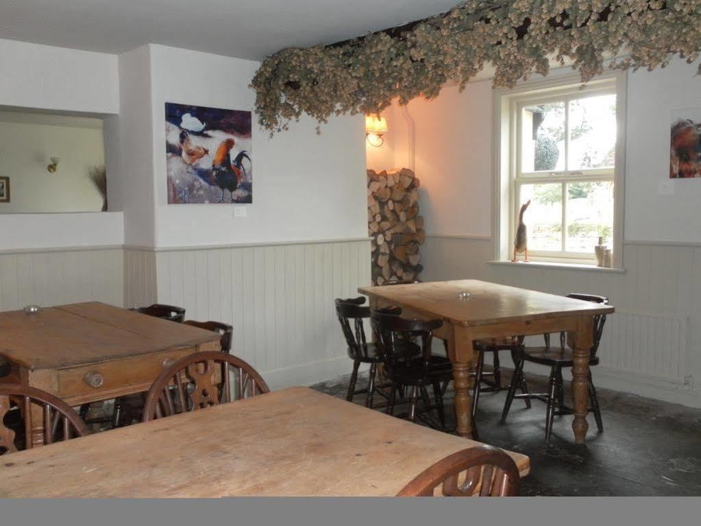 The Chetnole Inn Buitenkant foto