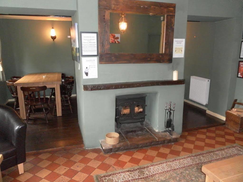 The Chetnole Inn Buitenkant foto
